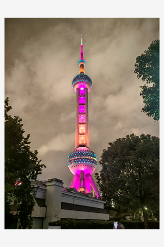 灯光璀璨的上海东方明珠夜景摄影图