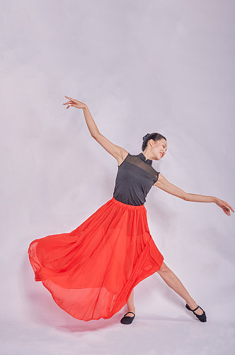 现代舞蹈跳舞人物摄影图片