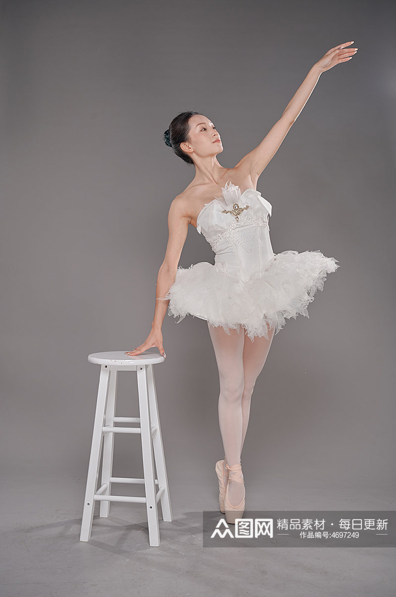 白色芭蕾舞裙芭蕾舞跳舞舞蹈人物摄影图片素材