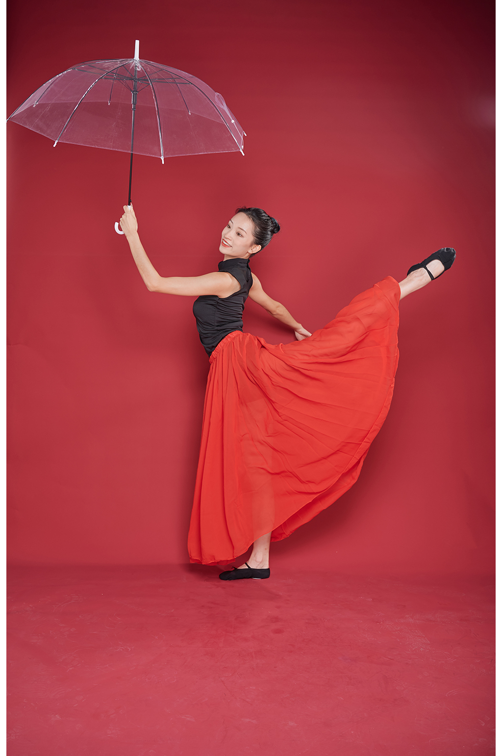 拿伞的舞蹈造型图片图片
