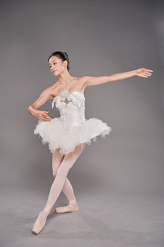 芭蕾舞裙芭蕾舞跳舞舞蹈人物精修摄影图片