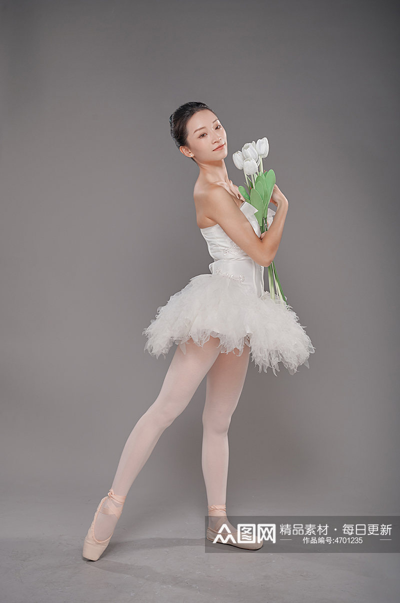 芭蕾舞舞蹈跳舞人物手持鲜花精修摄影图片素材