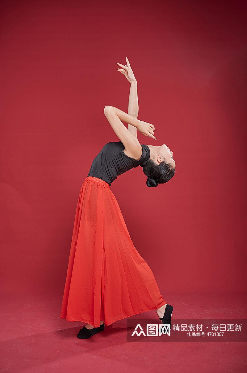 现代舞蹈跳舞人物精修摄影图片素材