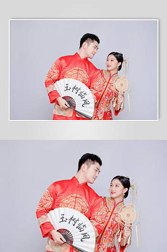 手持扇子喜庆中式婚礼男女人物精修摄影图