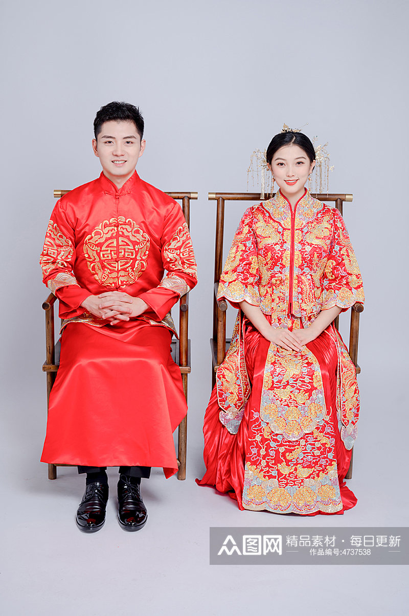 传统中式婚礼结婚服饰男女人物精修摄影图素材