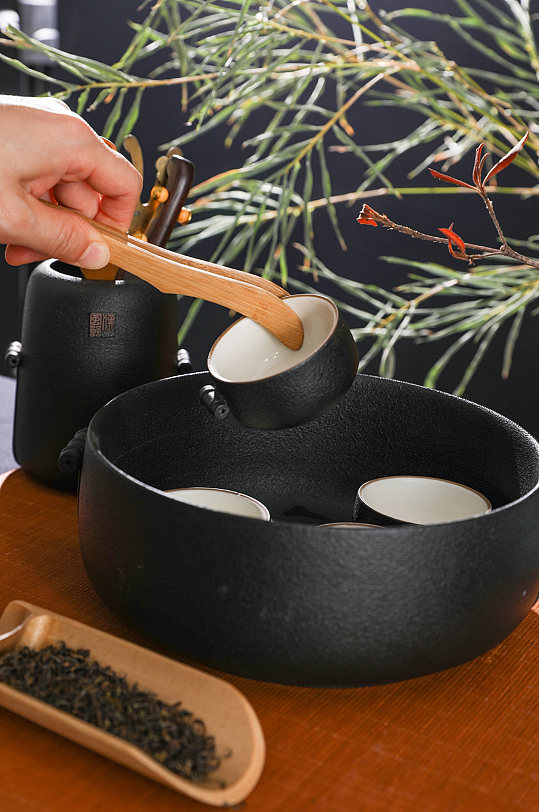 洗茶黑陶茶具茶杯茶叶茶道茶文化摄影图片-众图网