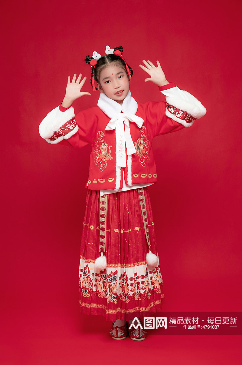 兔年春节元旦小女孩新年汉服儿童摄影图素材