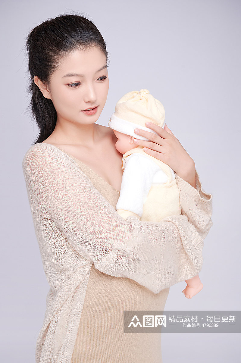 手抱婴儿宝宝优雅孕妇人物摄影图素材