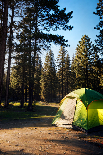 户外野外露营帐篷图片