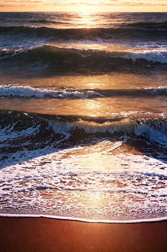 数字艺术落日余晖沙滩海浪摄影图