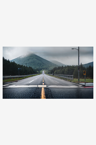 精致美丽下雨道路自然风景图片