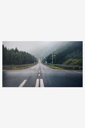 精致美丽下雨道路自然风景图片