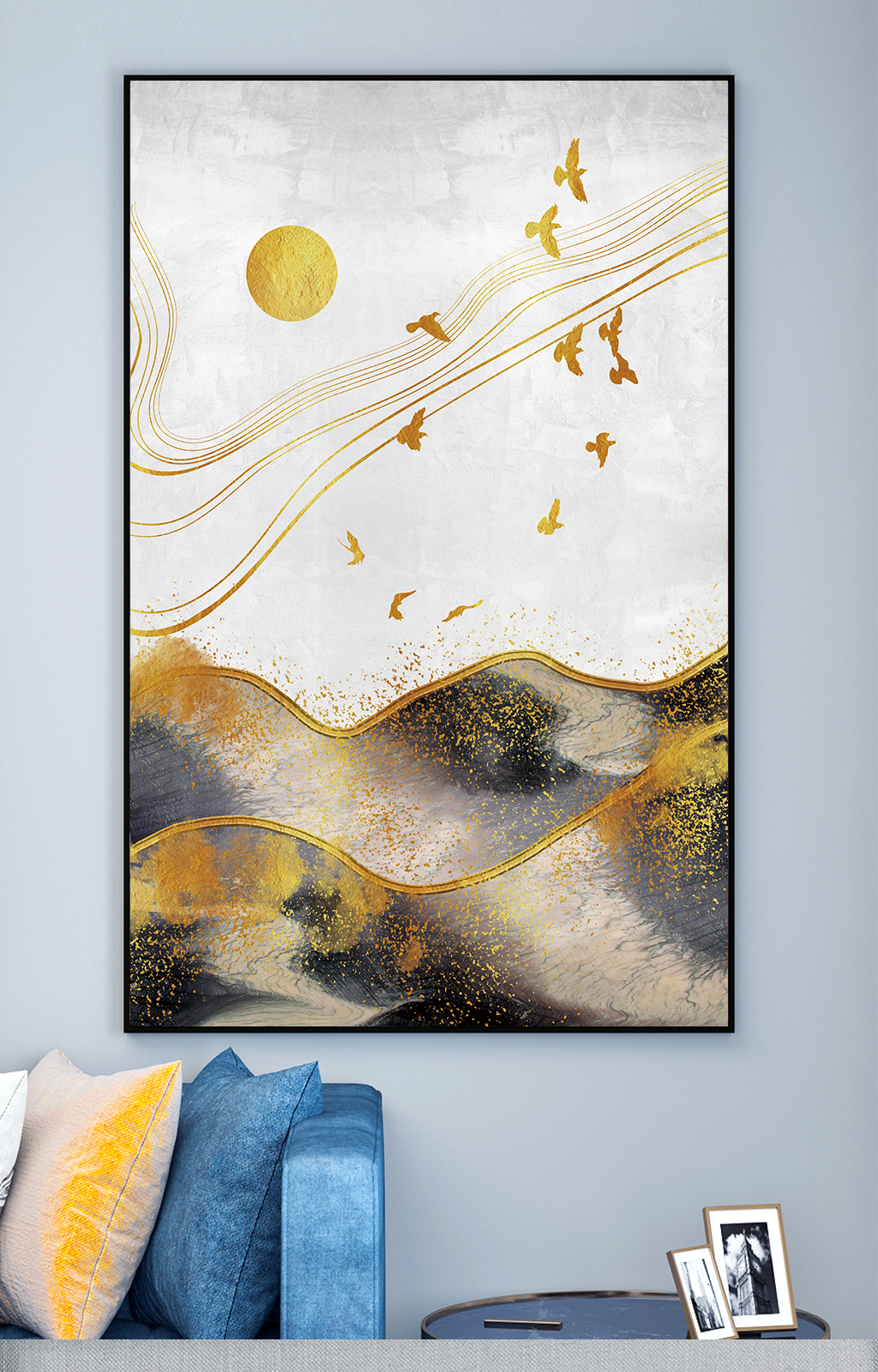 金黄线条与红日装饰画