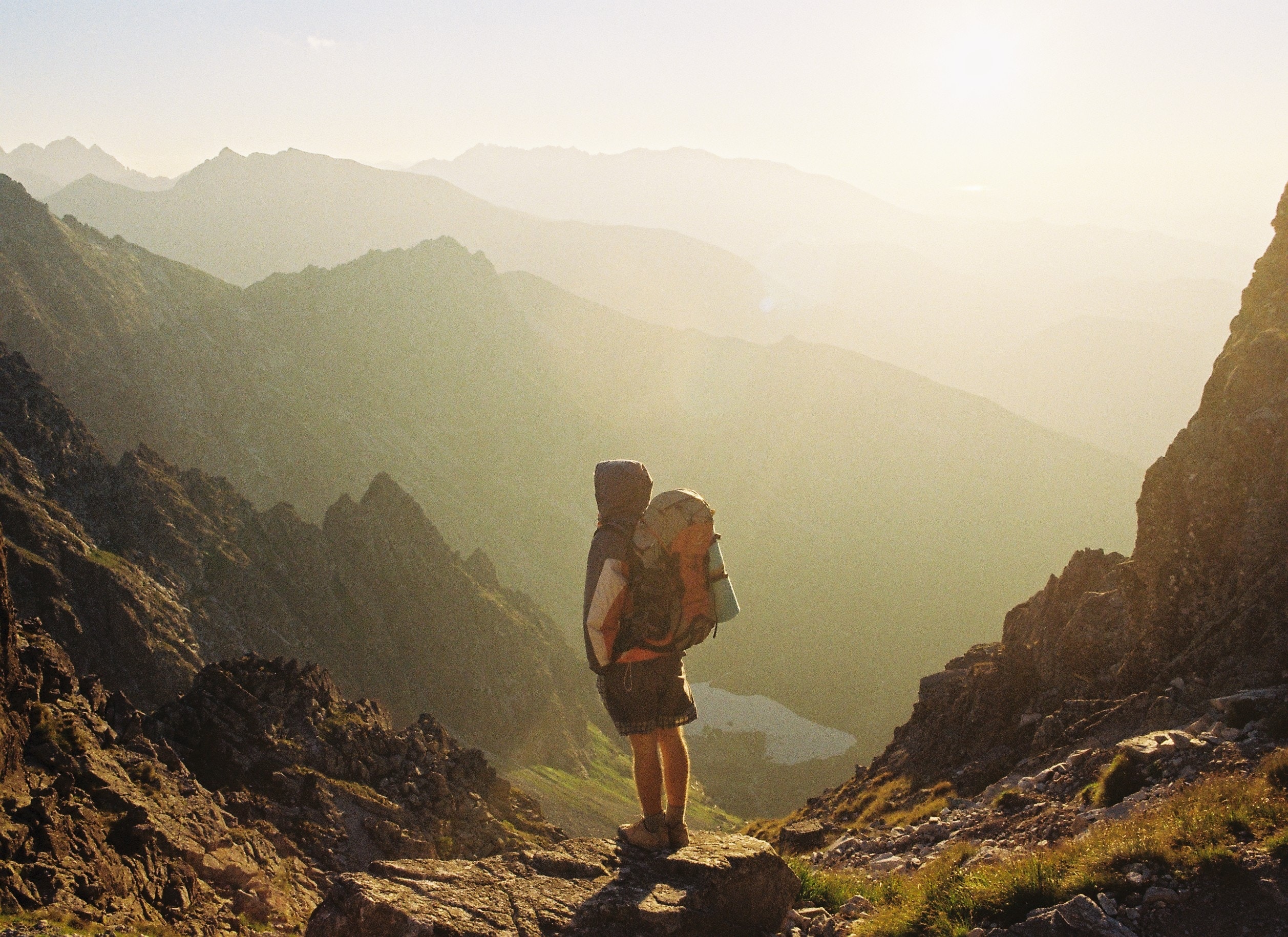 登山旅行的人物图片1q素材