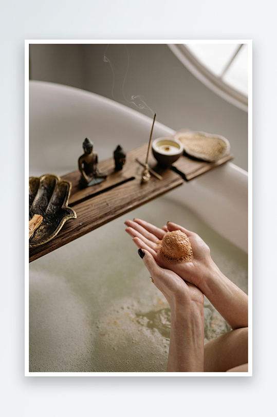 浴缸香薰放松场景-众图网