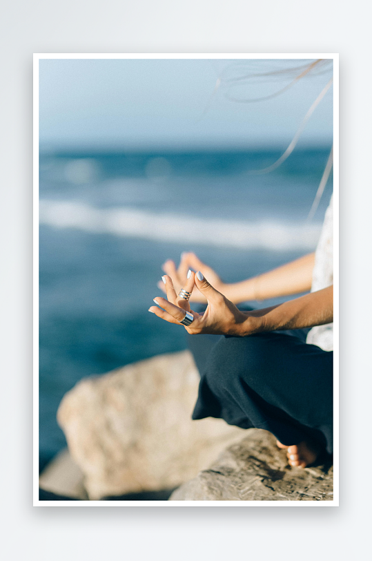 海边冥想静心照片-众图网