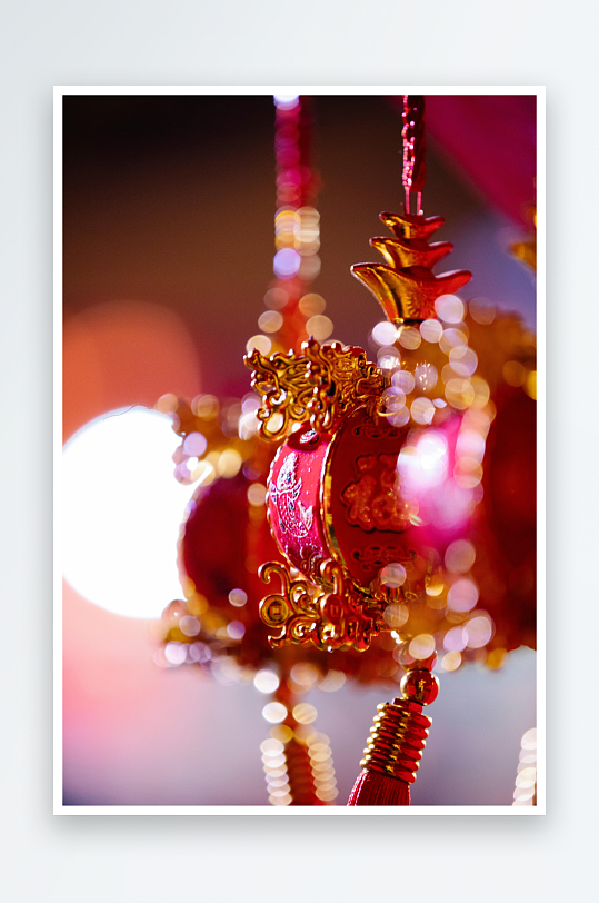 红色灯笼装饰特写-众图网