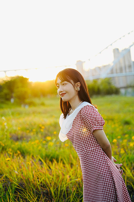 秋天秋季旅游旅行美女人物摄影图