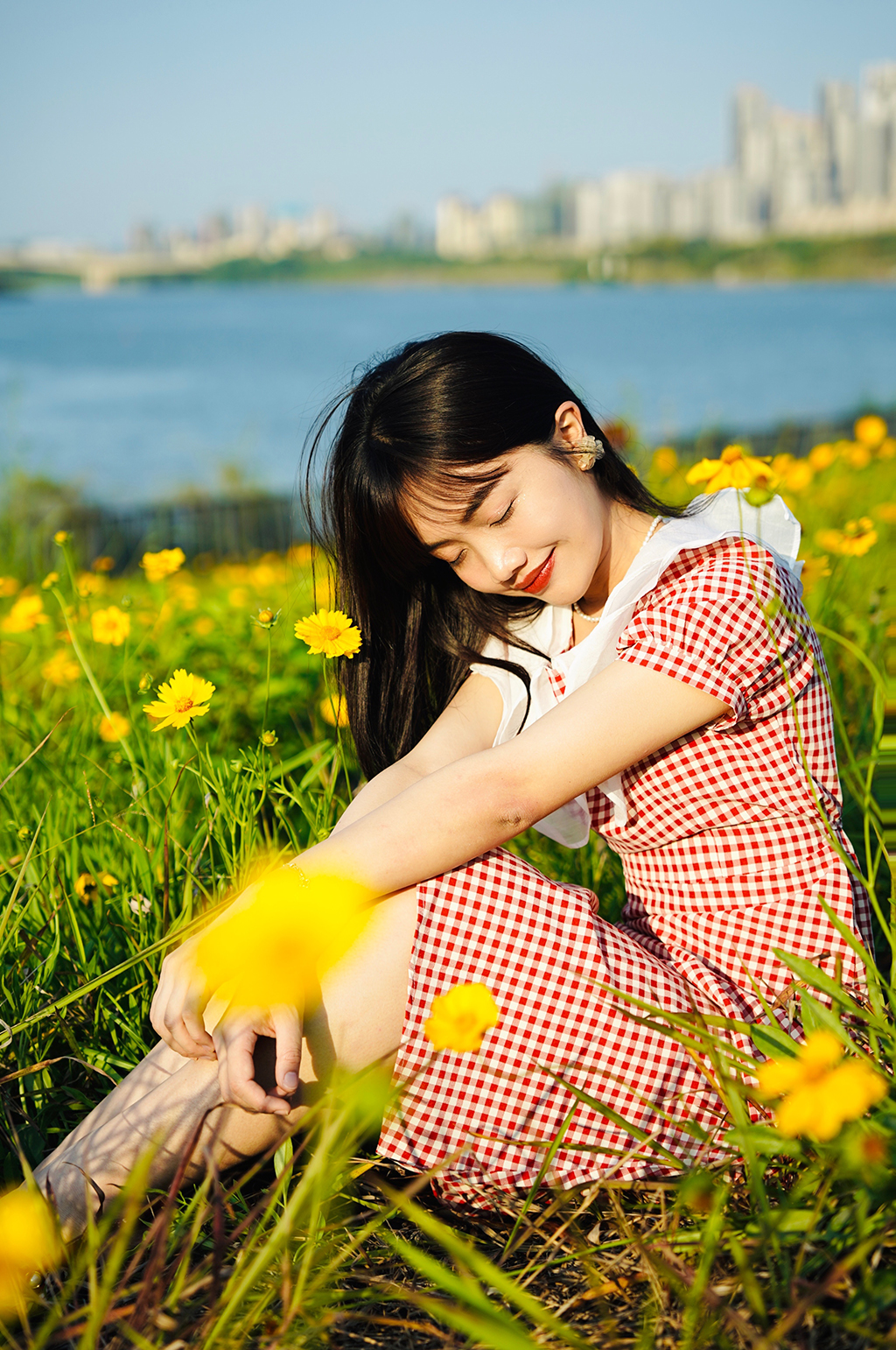 秋天秋季旅游旅行女生人物摄影图素材