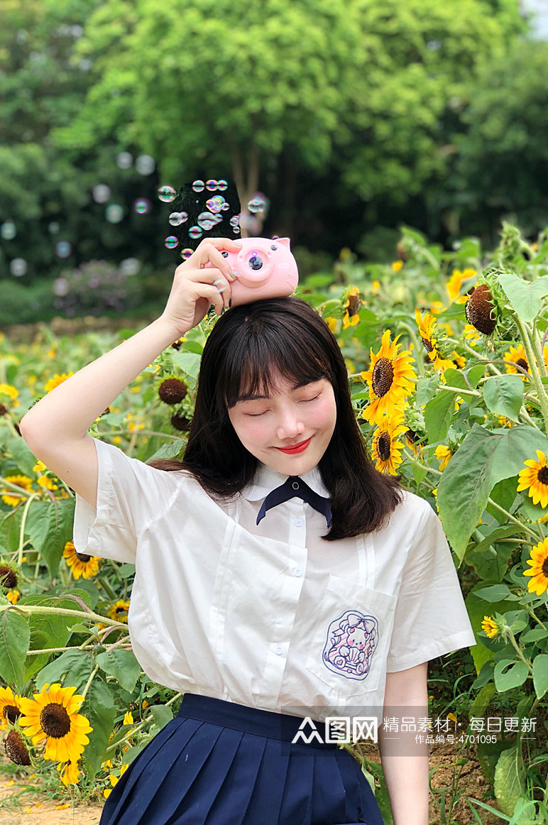 夏季秋季学生毕业季旅行旅游人物摄影图素材