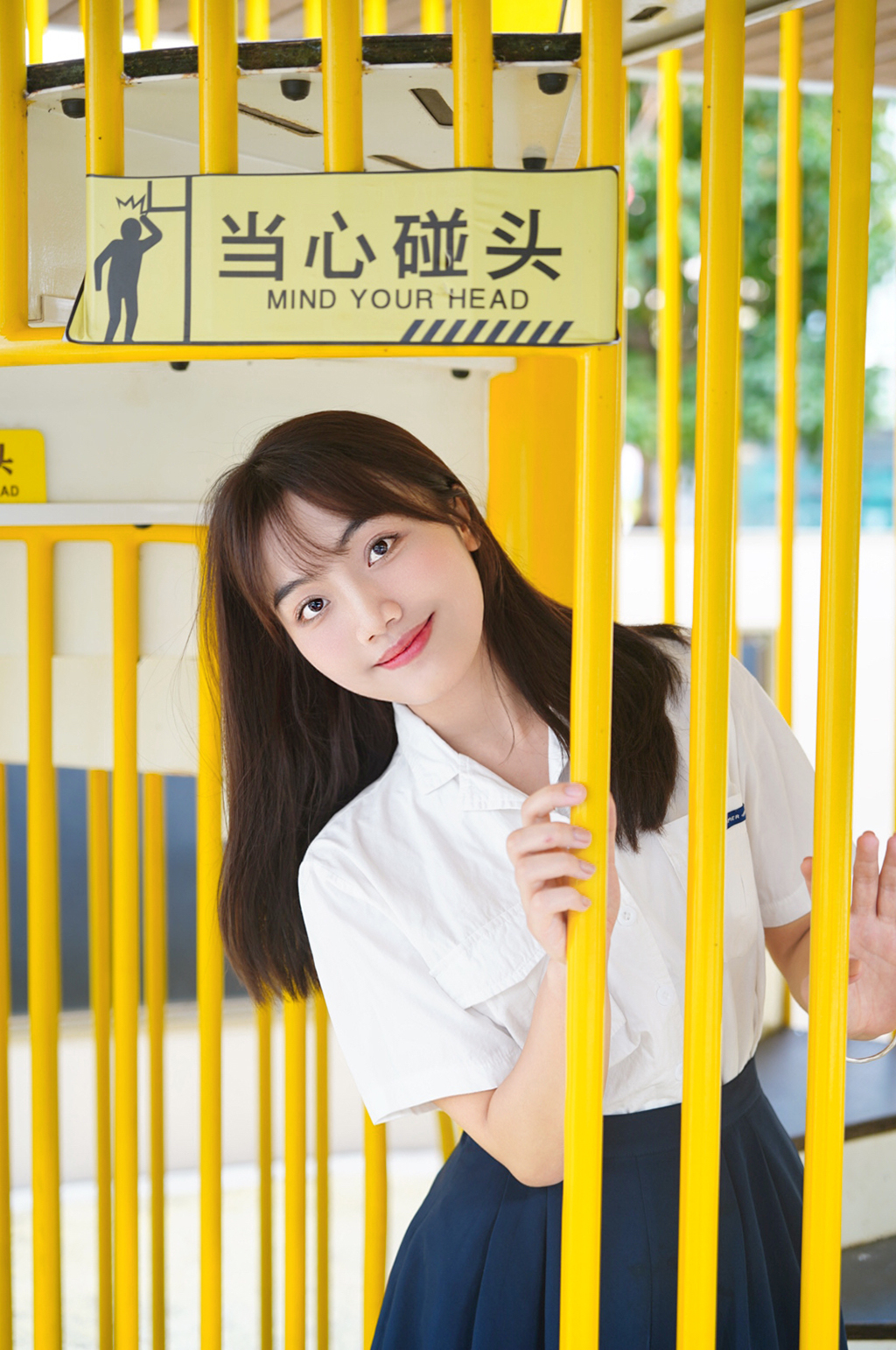 毕业开学季学生旅游人物摄影图素材