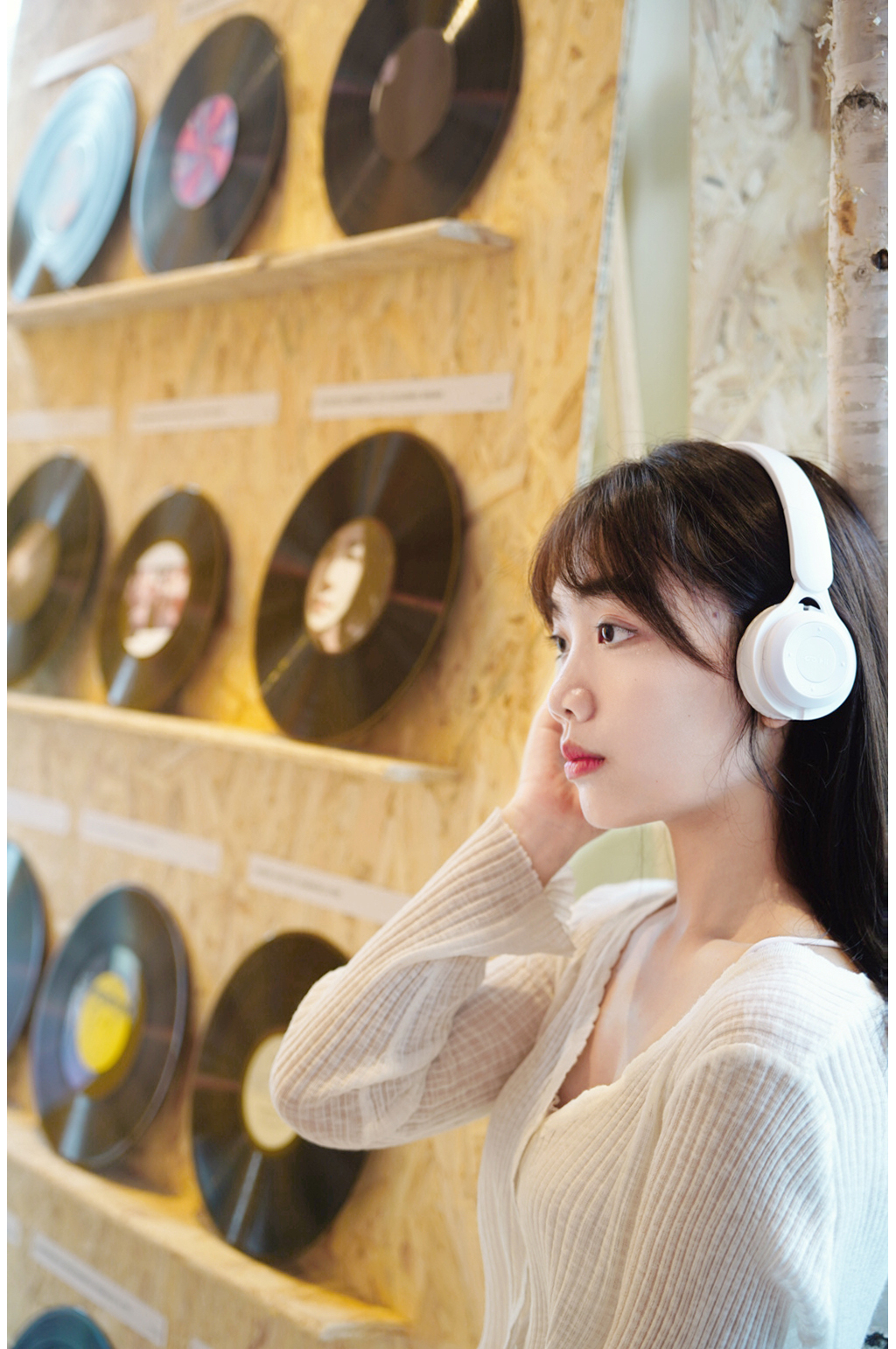 戴耳機聽音樂的女孩圖片素材-JPG圖片尺寸6720 × 4480px-高清圖案501026885-zh.lovepik.com