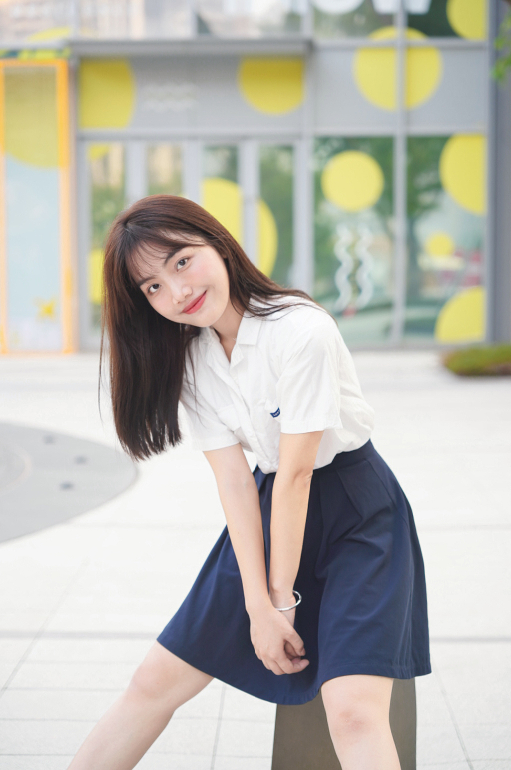 学生女生美女网红博主旅游人物摄影图素材
