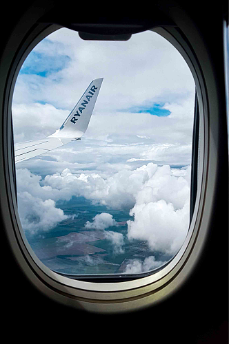 机窗云层风景摄影图片