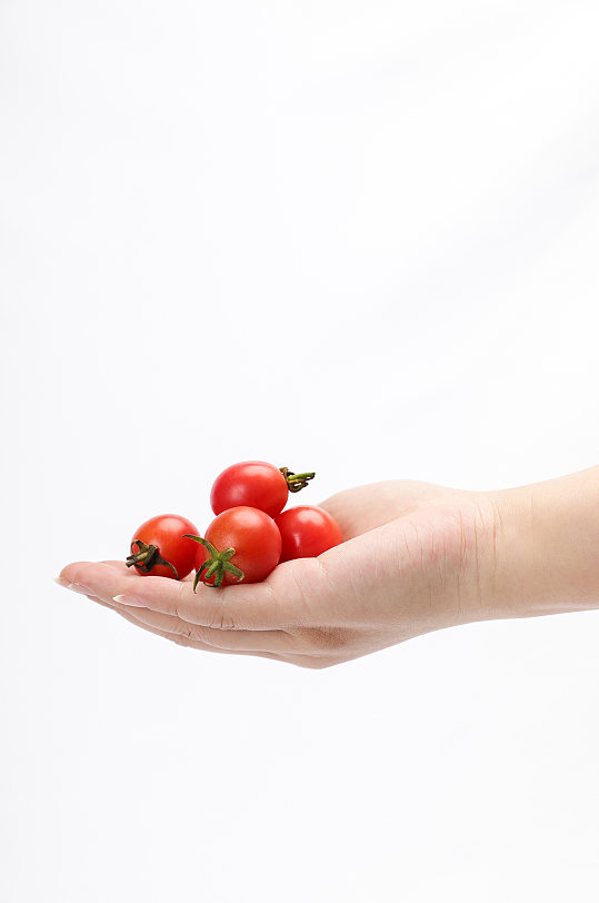 手捧圣女果小番茄水果物品摄影图片-众图网