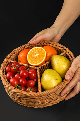 橙子梨子圣女果果篮水果物品摄影图片