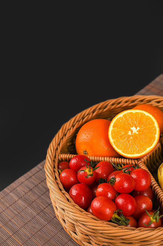 橙子梨子圣女果果篮水果物品摄影图片