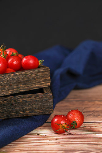 果盘圣女果小番茄水果物品摄影图片