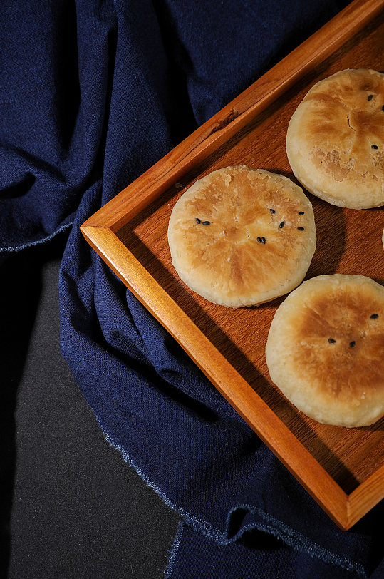 中式糕点老婆饼豆沙饼食品物品摄影图片