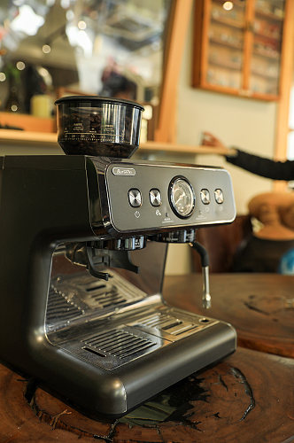 复古咖啡厅咖啡机元素摄影图片