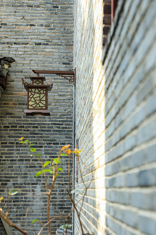 中式古镇建筑民宿外墙元素摄影图片
