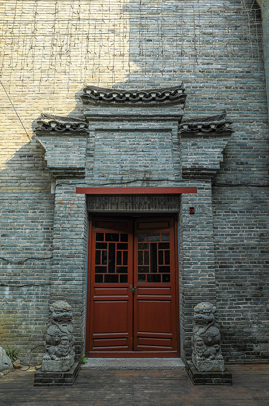 中式古镇建筑外景大门元素风光摄影图片