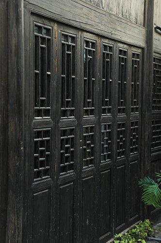 中式建筑古镇风光建筑木门元素摄影图片