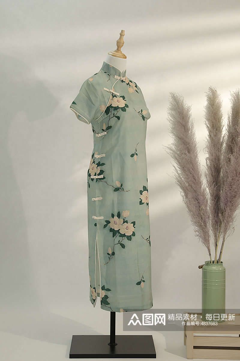 绿色旗袍春装服装摄影图片素材