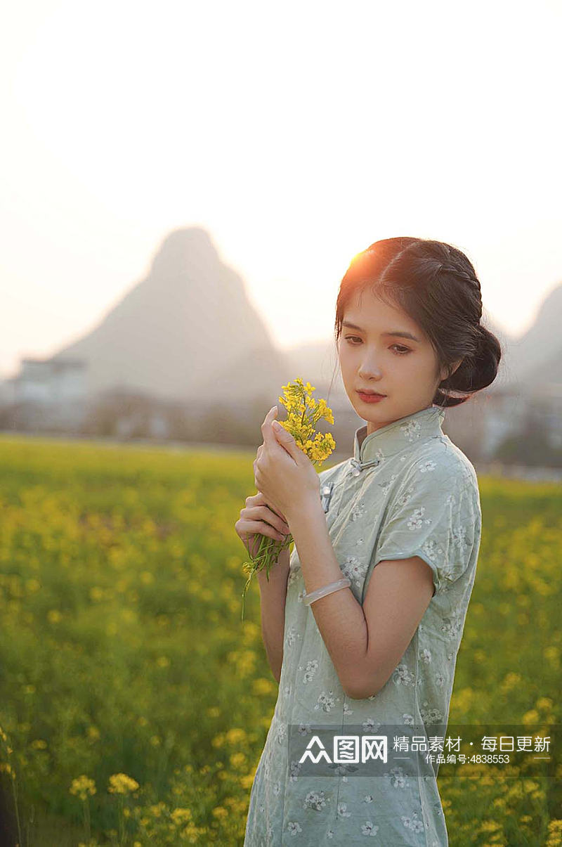 清新少女油菜花人物摄影图片素材