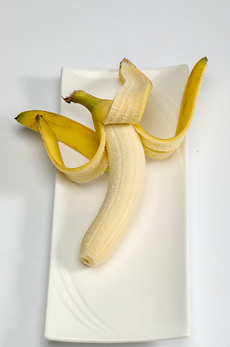 新鲜剥皮香蕉水果食物物品摄影图片