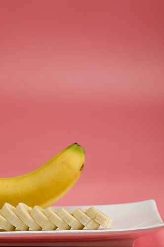 盘装香蕉切片排列水果食物物品摄影图片