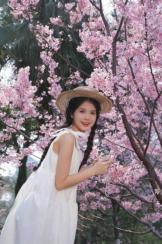 赏花季春季清新少女樱花人物摄影图片