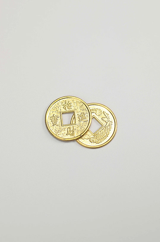 两枚铜钱货币金融贸易摄影图片