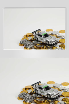 汽车模型金币货币堆金融贸易摄影图片