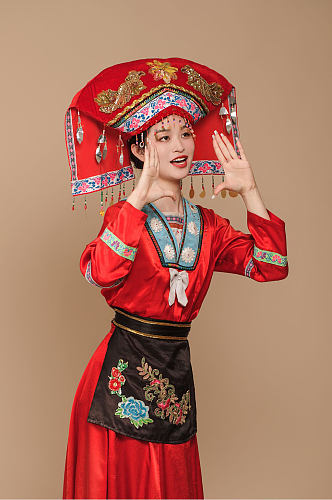 三月三壮族少数民族服饰女性人物摄影图片