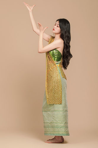 泰国云南傣族少数民族少女舞蹈服饰摄影图片