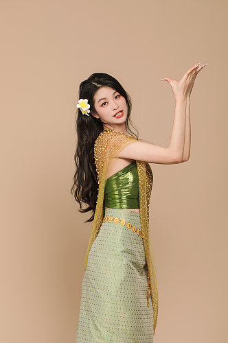 泰国云南傣族少数民族少女舞蹈服饰摄影图片