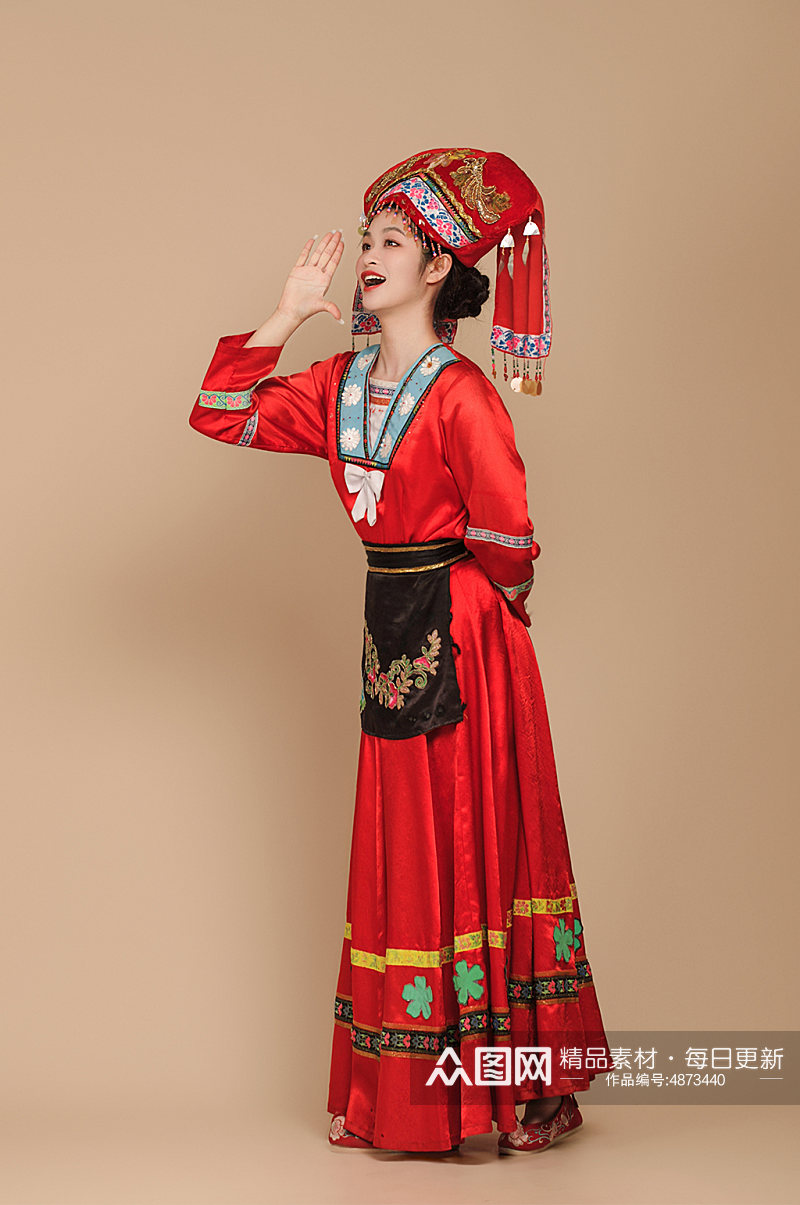 三月三壮族少数民族服饰女性摄影图片素材