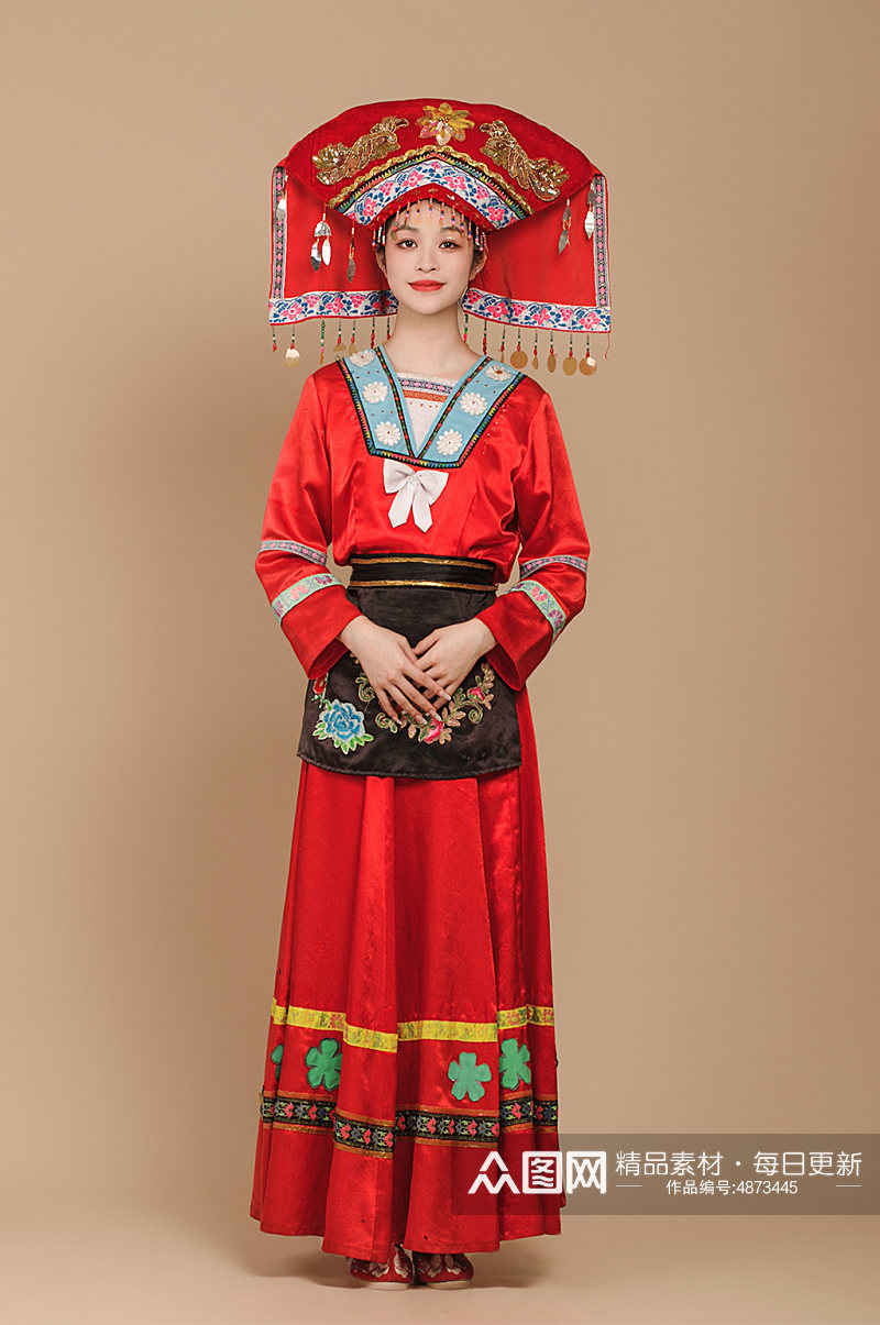 三月三壮族少数民族服饰女性摄影图片素材