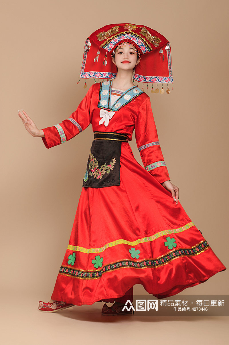 三月三壮族少数民族服饰女性舞蹈摄影图片素材